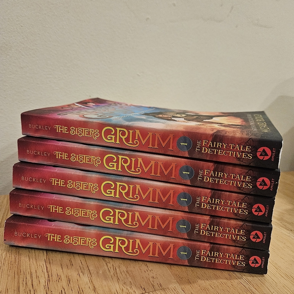 5 Books: "The Sisters Grimm - The Fairy-Tale Detectives" Book #1 of the series
